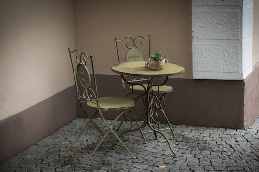 image of a peaceful dining setting